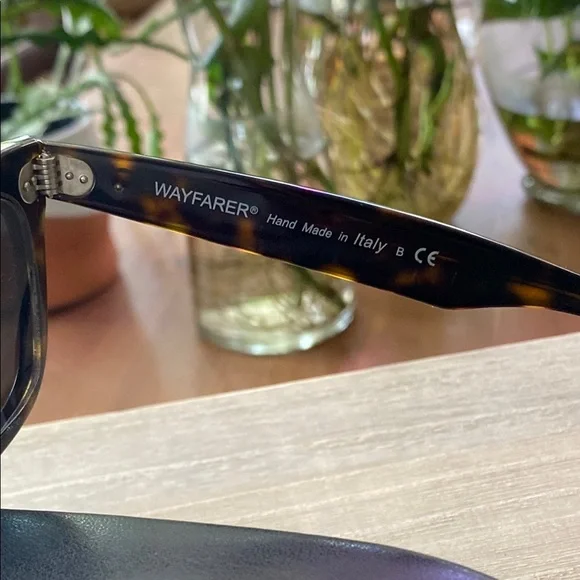 Ray-Ban Classic Wayfarer Tortoise Sunglasses - Picture 2 of 3